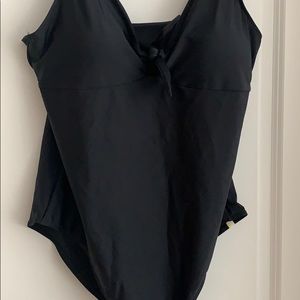Summersalt Black swimsuit never worn size 18